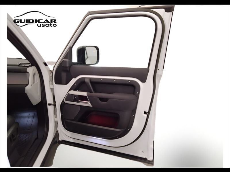 GuidiCar - LAND ROVER Defender 2022 Defender 110 3.0d i6 mhev SE awd 200cv auto Usato